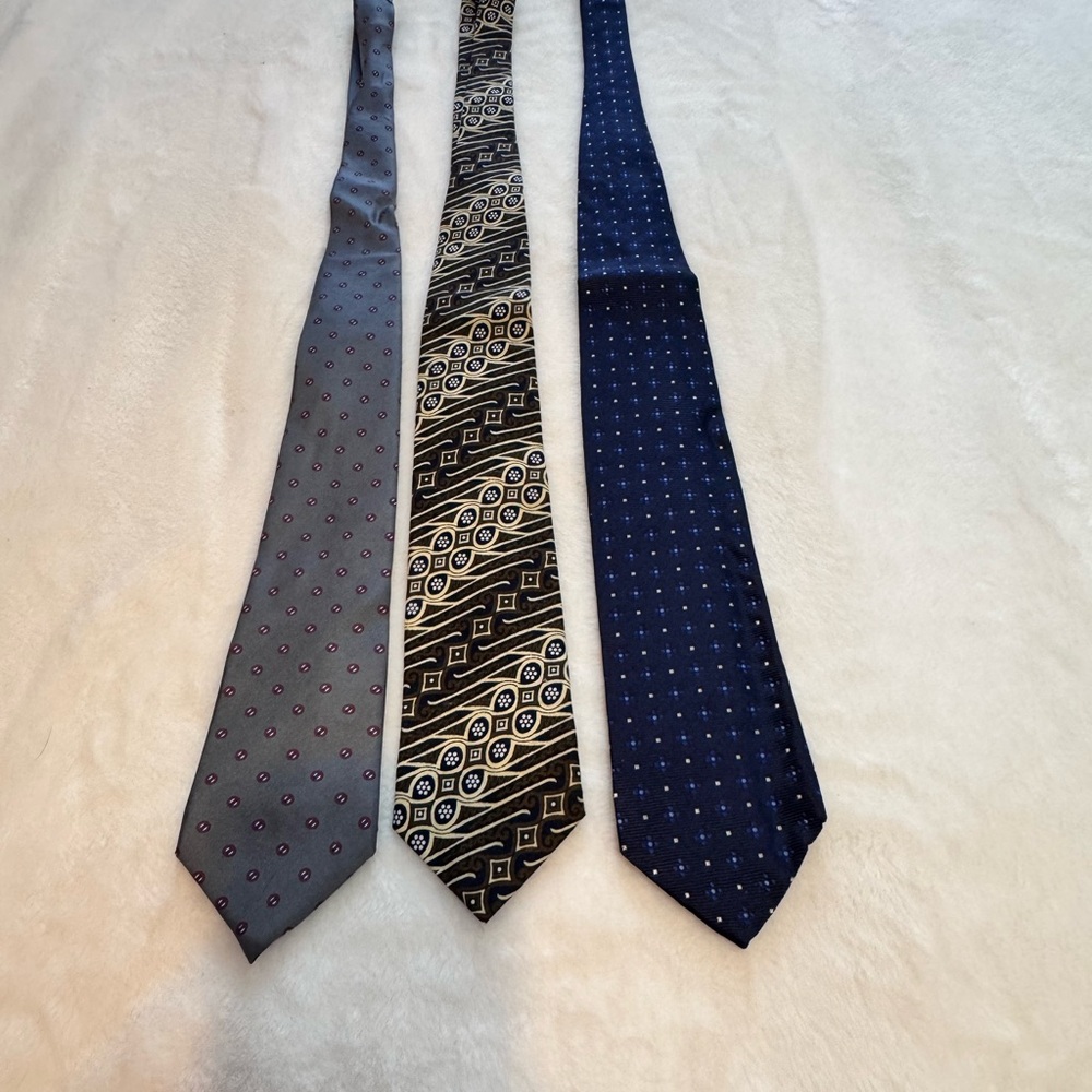 Versace, Christian Dior and Burberry bundle Geometric Tie - Picture 5 of 14